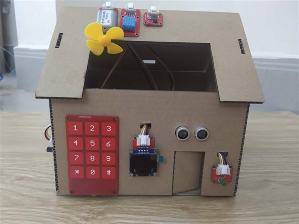 Hướng dẫn làm ngôi nhà thông minh Home:Bit mặt trước