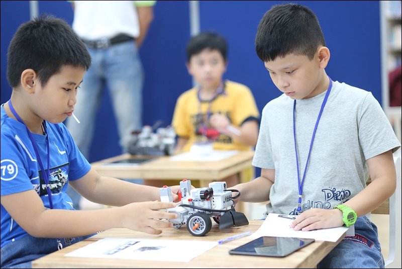 Đồ chơi STEM dành cho trẻ