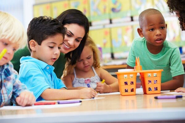 Thời kỳ nhạy cảm của trẻ và vai trò của phương pháp Montessori