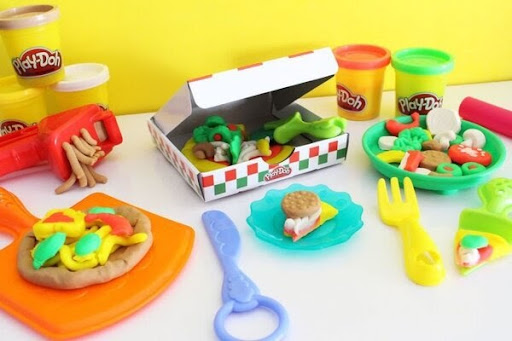 Rất nhiều bé yêu thích bộ đồ chơi nấu ăn của thương hiệu Play-Doh