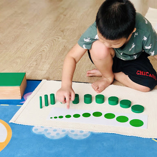 5 đồ dùng Montessori tự làm