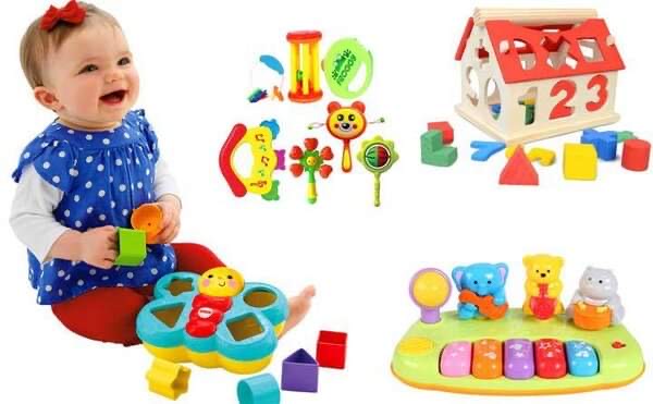 Khi mua những món đồ chơi cho bé gái 1 tuổi cần lưu ý đến chất liệu của sản phẩm