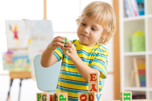 Tại sao nên dạy bé học chữ cái từ sớm?