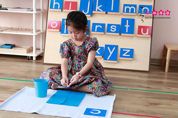 Làm sao để dạy bé học bảng chữ cái hiệu quả?