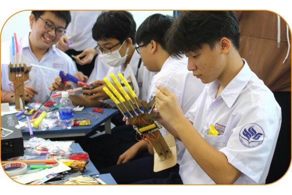CLB STEM Robotics Việt Nam chủ đề dự án sáng tạo STEM