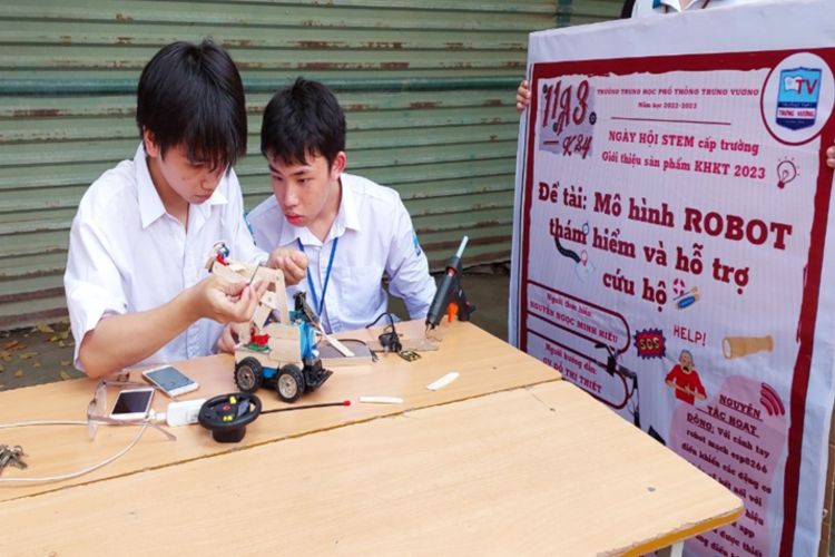 Sản phẩm STEM của học sinh THPT Trưng Vương về robot