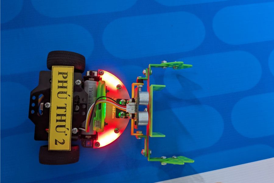 Ngoại hình độc đáo của robot Rover tại Ngày hội STEM cấp tiểu học ở Cần Thơ