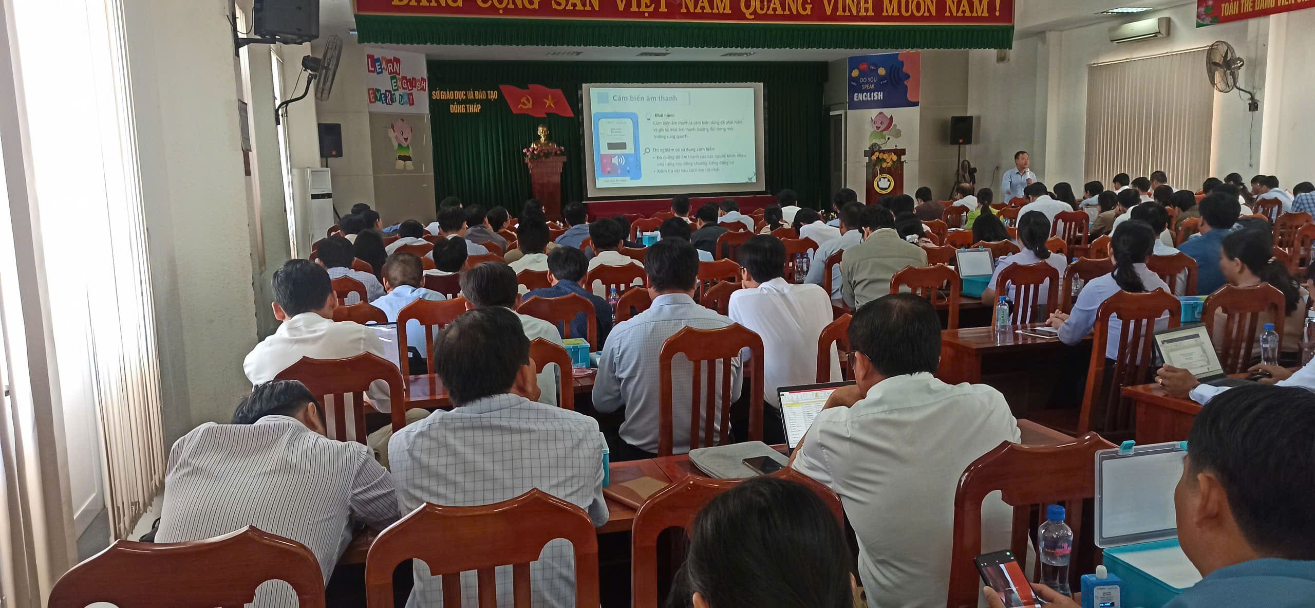 Tập huấn STEM tại Đồng Tháp cùng OhStem Education