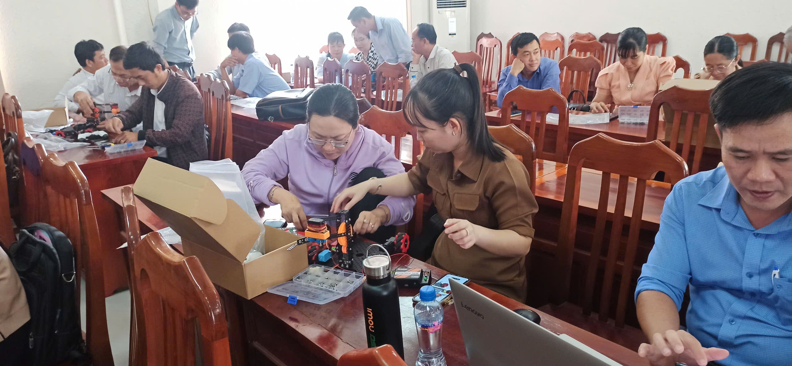 Tập huấn STEM tại Đồng Tháp cùng OhStem Education