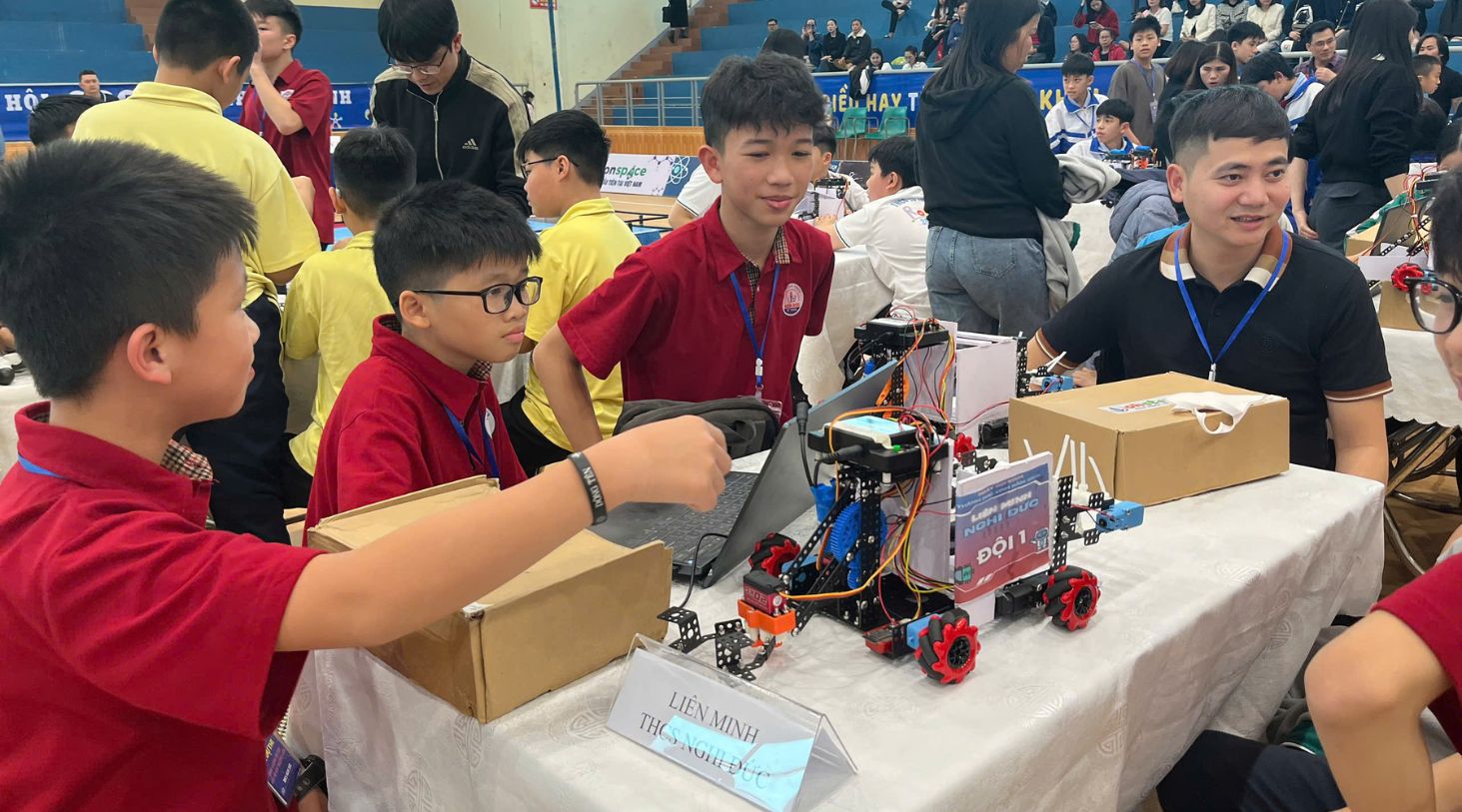 Cách triển khai STEM chi tiết tại các cấp với thiết bị tại OhStem Education