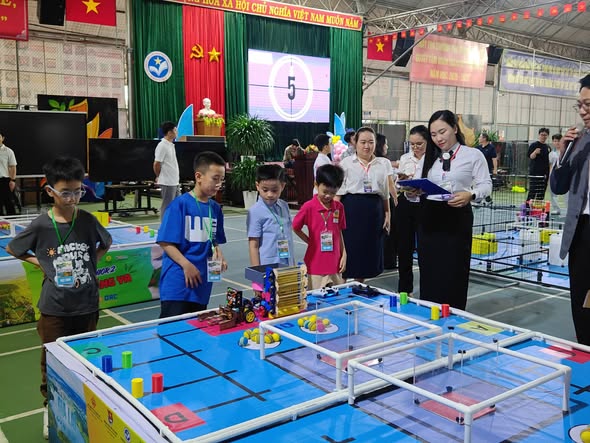Robot tranh tài tại giải Robocon ORC Tây Nguyên 2026