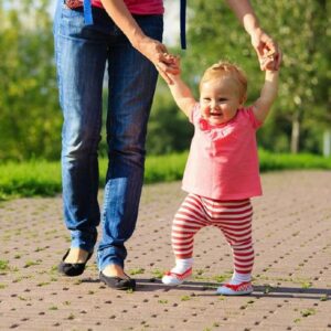 Đồ chơi cho bé theo từng giai đoạn