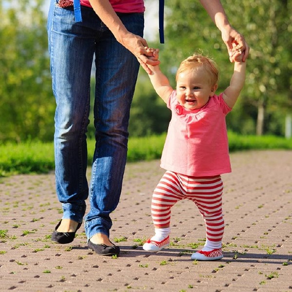 Đồ chơi cho bé theo từng giai đoạn
