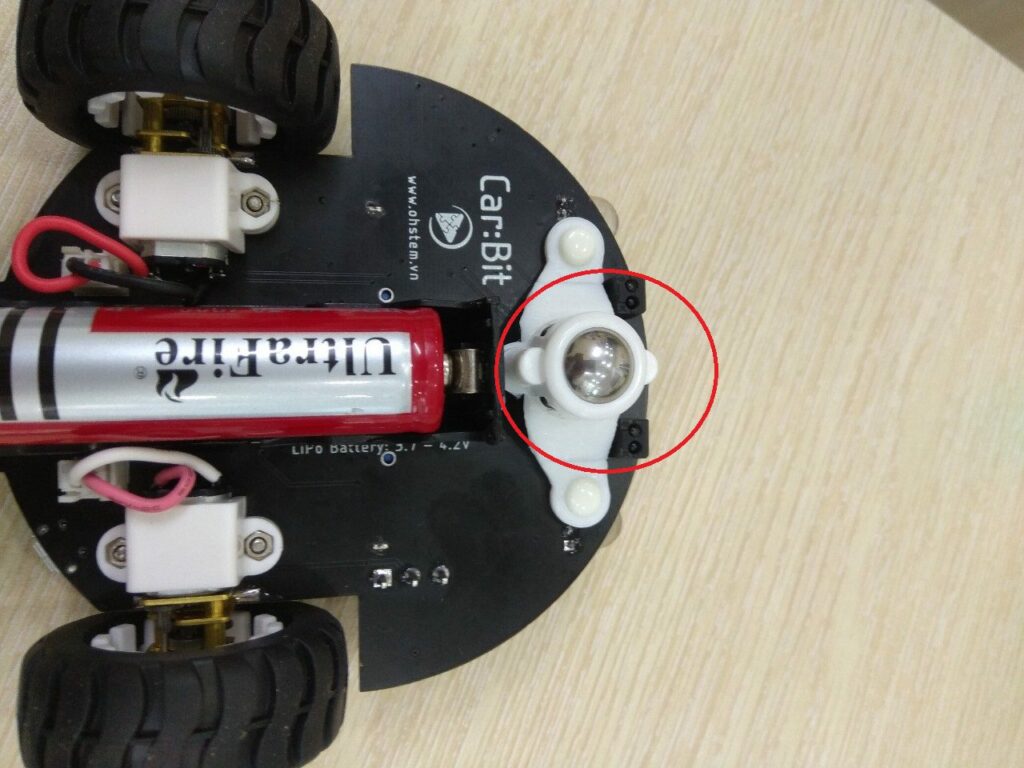 Cảm biến trên thân xe Car:Bit