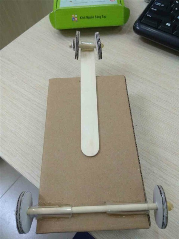 Tạo các trục bánh xe cho xe tự chế