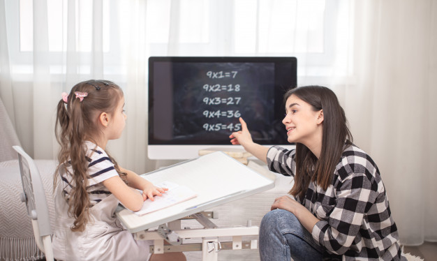 Cách dạy trẻ tính nhẩm nhanh: tách số rồi cộng trừ