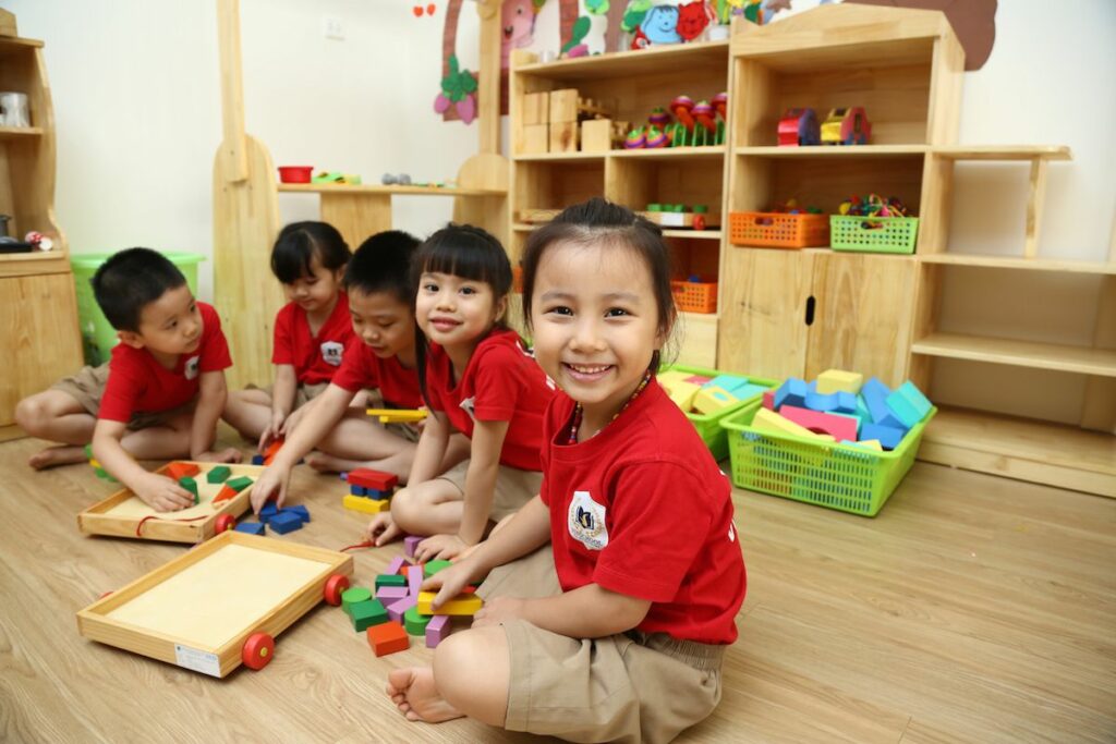 Phương pháp giáo dục trẻ mầm non - Montessori