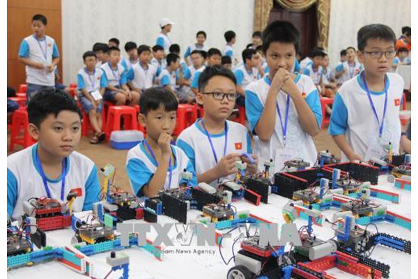 Nghiên cứu vật lý - Nền tảng khi học STEM Robotics