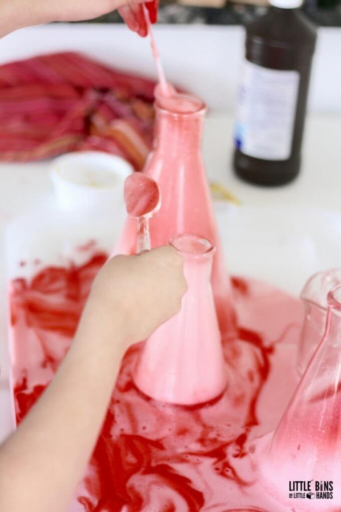 Mô hình STEM thú vị cho ngày lễ tình nhân