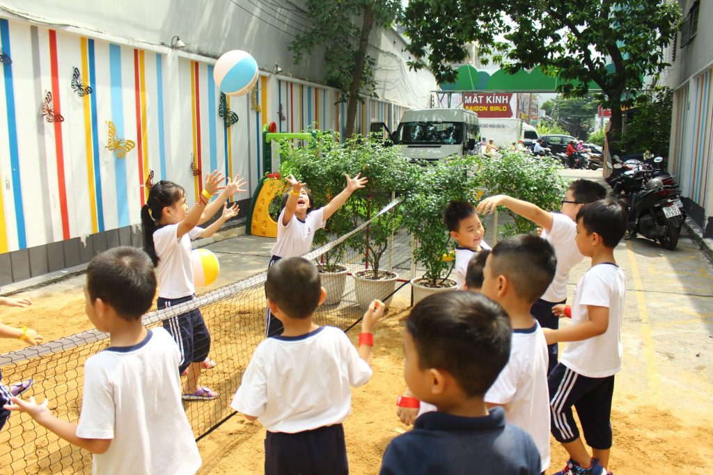 Thí nghiệm cho trẻ mầm non STEM