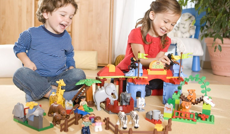 Cách chọn đồ chơi cho trẻ 5 tuổi hiệu quả 