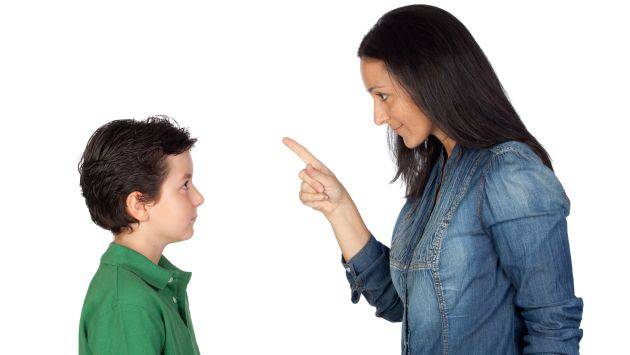 Ưu điểm của phương pháp dạy con không đòn roi là khiến các bé cảm nhận được tình yêu thương