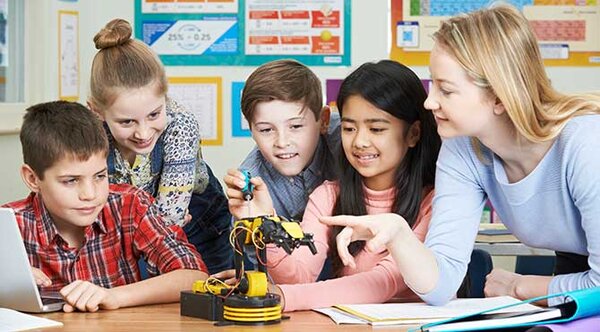 Phương pháp dạy học dự án yêu cầu rất có về khả năng làm việc nhóm 