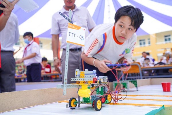 Lợi ích của trò chơi lắp ghép robot