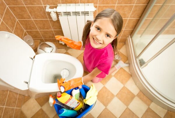 Dọn dẹp nhà cửa là kỹ năng sống mà trẻ nên biết