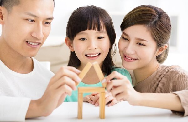 Ba mẹ và bé gắn kết hơn khi cùng nhau học tập 
