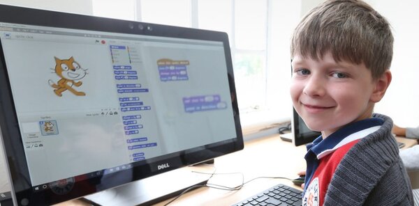 Các bé học lập trình với phần mềm Scratch