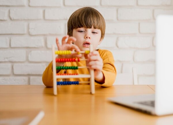 Các bài học toán Soroban nên được chia thành những bài giảng nhỏ