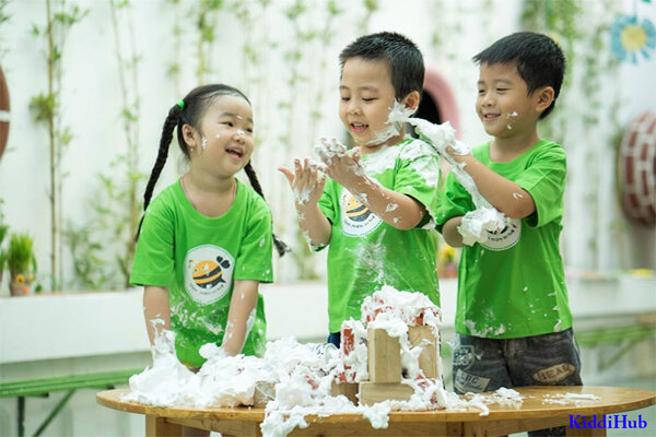 Hoạt động vui chơi được đặt lên hàng đầu trong các phương pháp giáo dục sớm