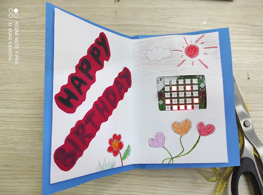 Làm thiệp chúc mừng sinh nhật Yolo:Bit