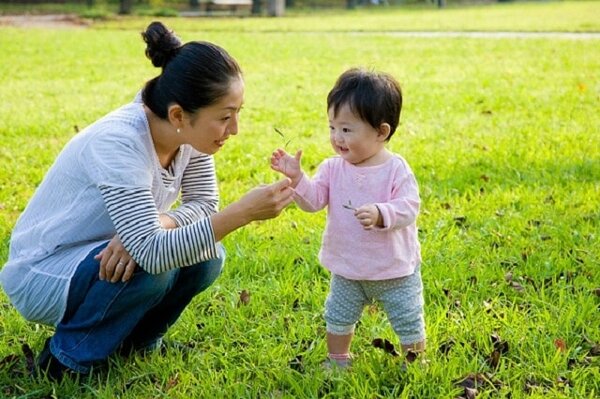 Dạy kỹ năng sống cho trẻ 3 tuổi, các mốc phát triển cha mẹ cần ghi nhớ