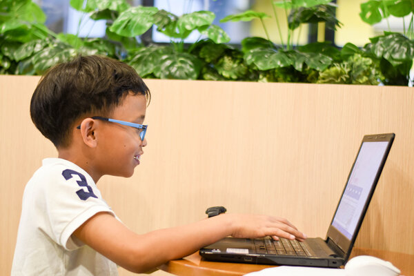 Một số khóa học dành cho người bắt đầu học lập trình từ số 0