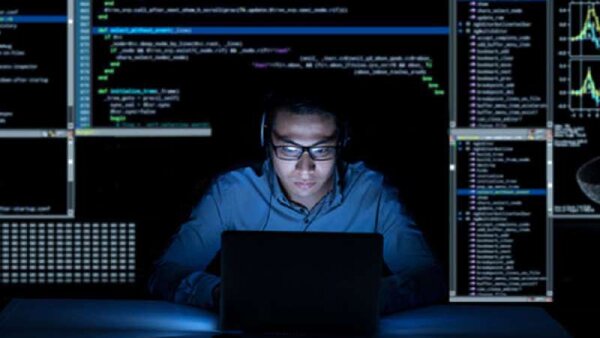 Viết code là một công việc rất hấp dẫn giới trẻ hiện nay