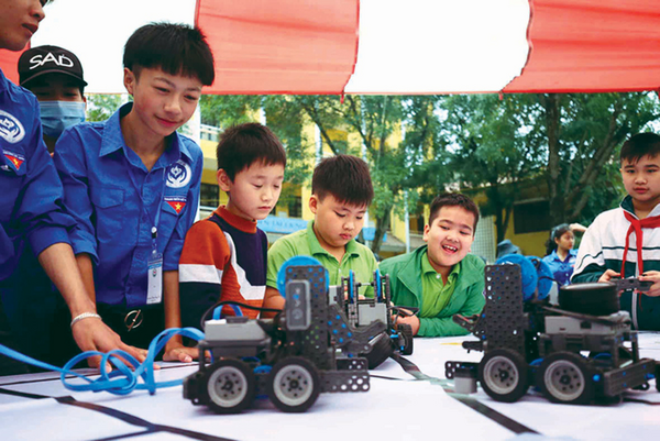 Học sinh THCS được tham gia những hoạt động STEM thực tế