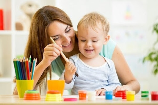 Hãy dạy bé từ những màu sắc cơ bản nhất