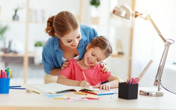 Mẹ và bé cùng vui vẻ học toán
