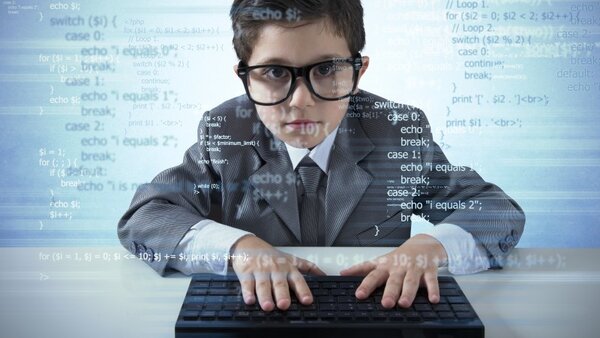 Coder là gì? Kỹ năng cần thiết để trở thành coder là gì?