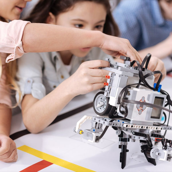 4 Điều Mọi Người Nên Biết Về Học STEM Sớm