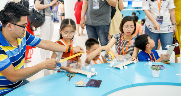 Dạy học STEM cùng với sự hỗ trợ của thiết bị giáo dục OhStem