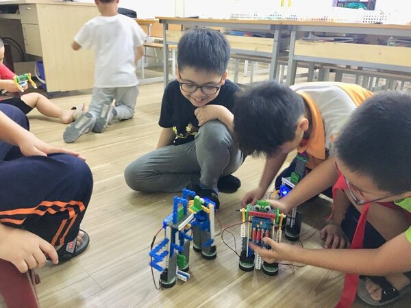 Tầm quan trọng của mô hình STEM tiểu học