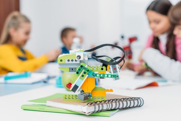 6 lợi ích hàng đầu mà giáo cụ STEM mang lại