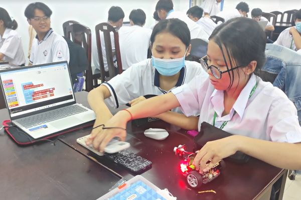 Học robot giáo dục giúp phát triển kỹ năng lập trình