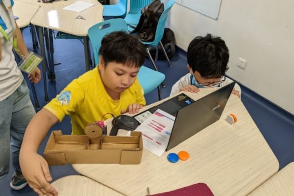 Bé học lập trình từ sớm giúp phát triển tính sáng tạo