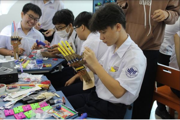 Làm bàn tay robt với Yolo:Bit