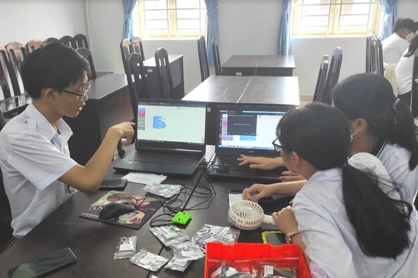 Trải nghiệm STEM khuyến khích học sinh thử nghiệm