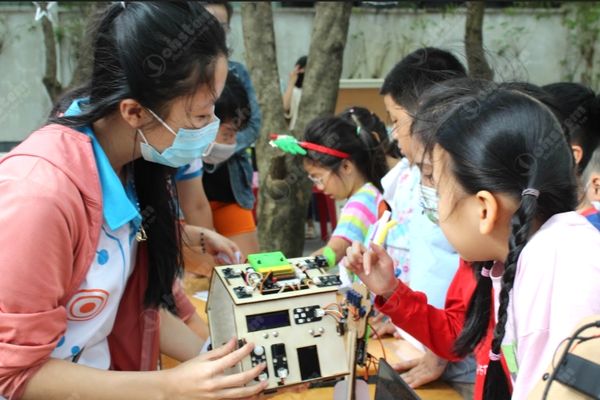 Hình ảnh về hoạt động trải nghiệm STEM cho học sinh